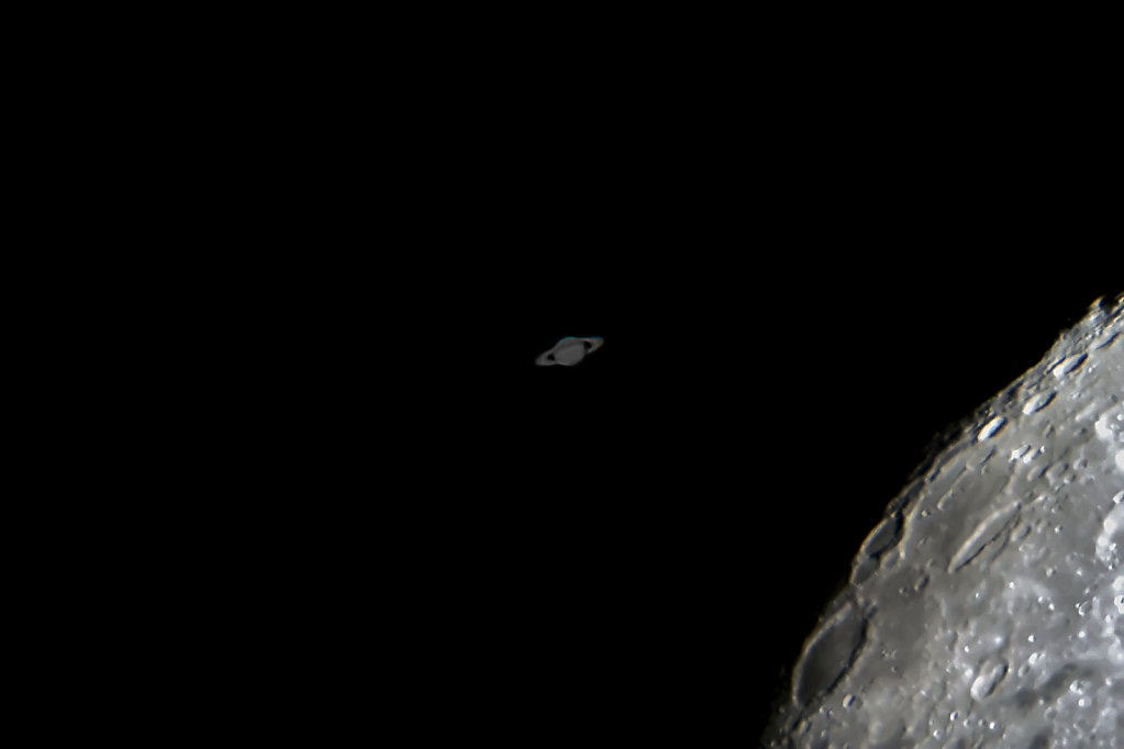Saturn ja Kuu