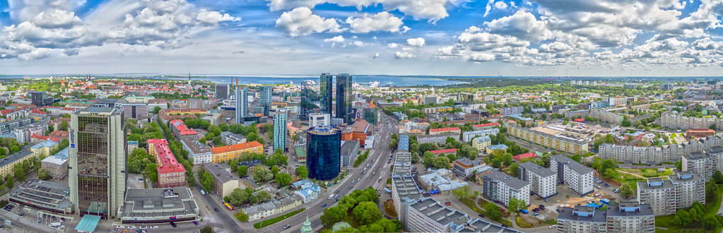Tallinn varasuvisel keskpäeval